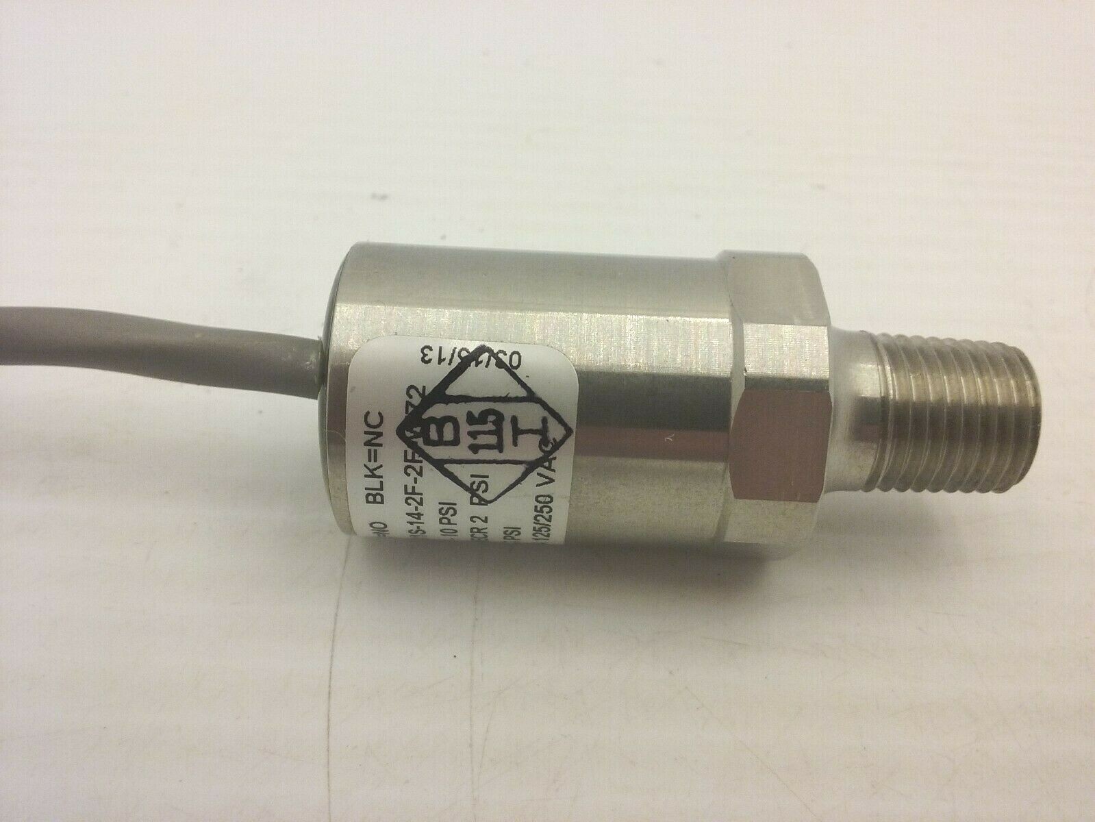 BARKSDALE 711S-14-2F-2F-W72 PRESSURE TRANDUCER ADJ 2-10PSI 5A 125/250 VAC