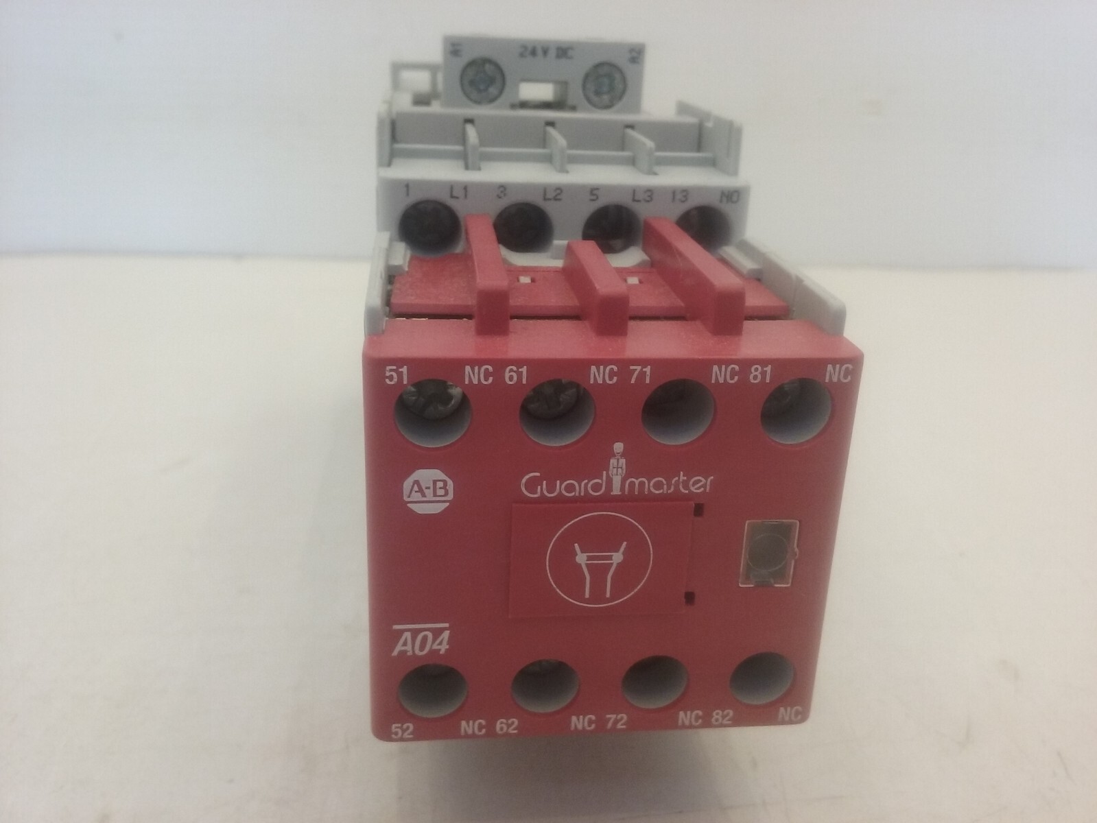 ALLEN BRADLEY 100S-C09ZJ14C GUARDMASTER CONTACTOR 9A 24VDC 1NO/4NC SERIES A NNB