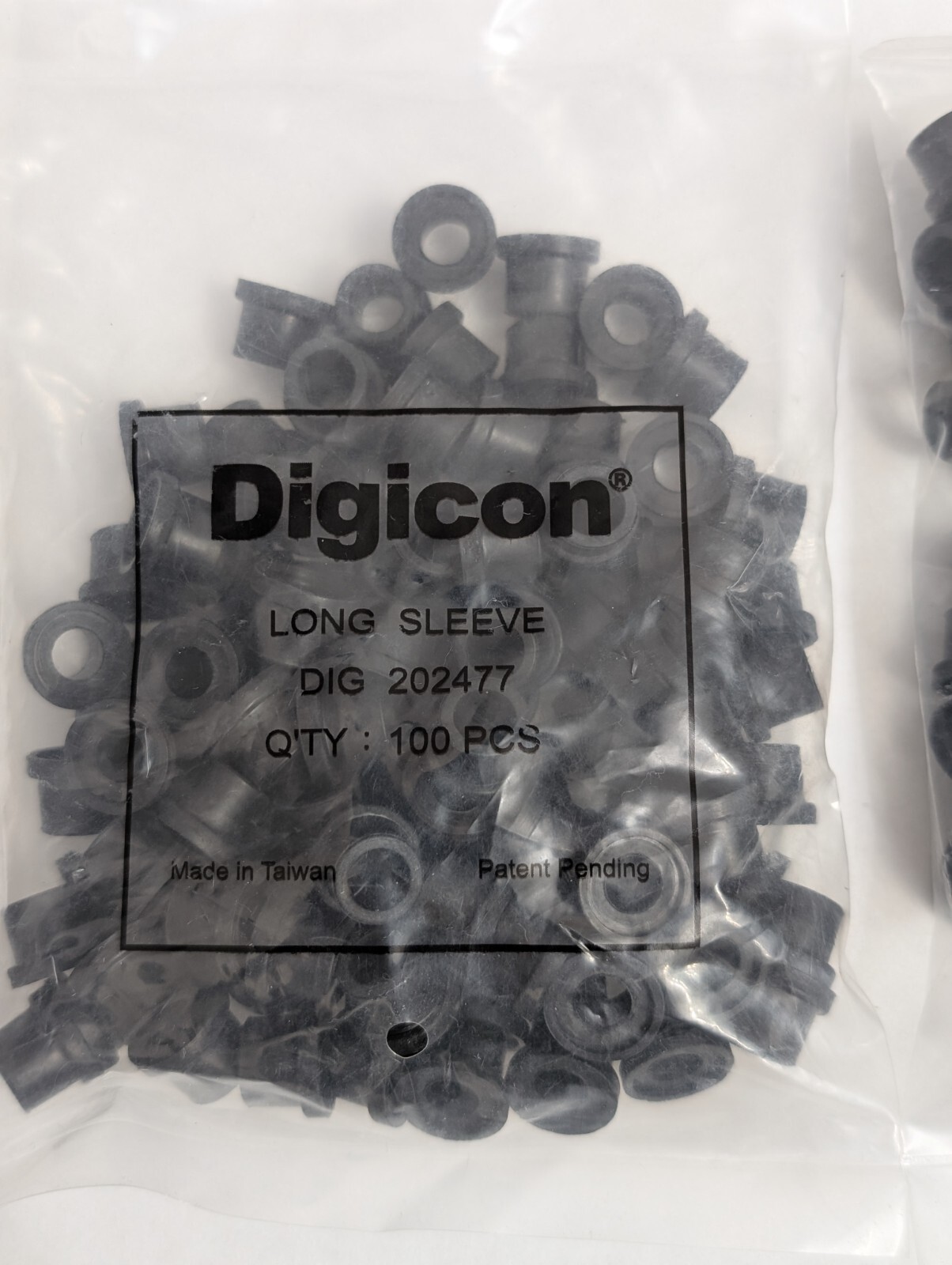 Lot of 200 Digicon Long Sleeve Model DIG 202477 1/2 Inch Top Hat Rubber Gromm
