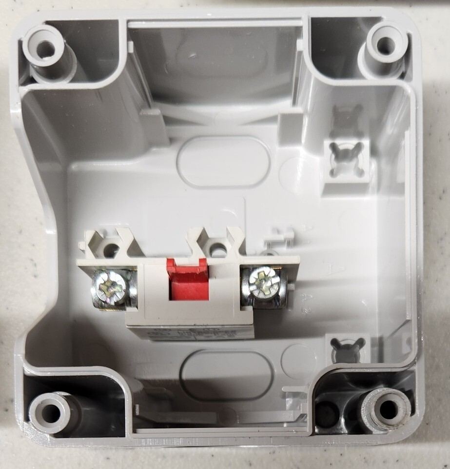 BACO BX15301-BC BOIT AUXIBOX Emergency Stop Button New Open Box