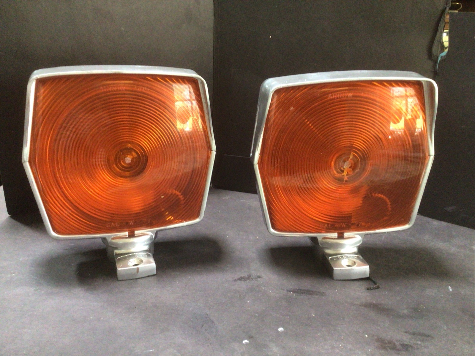 Arrow 506 Double Sided Pedestal Signal Lamp Amber/ Refurbished 506