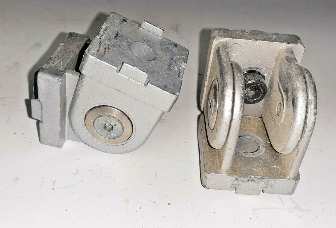 80/20 PIVOT JOINTS, LOT OF 2, 1-9/16″ X 1-9/16″ X 1-1/8″, 3/8″ HOLES