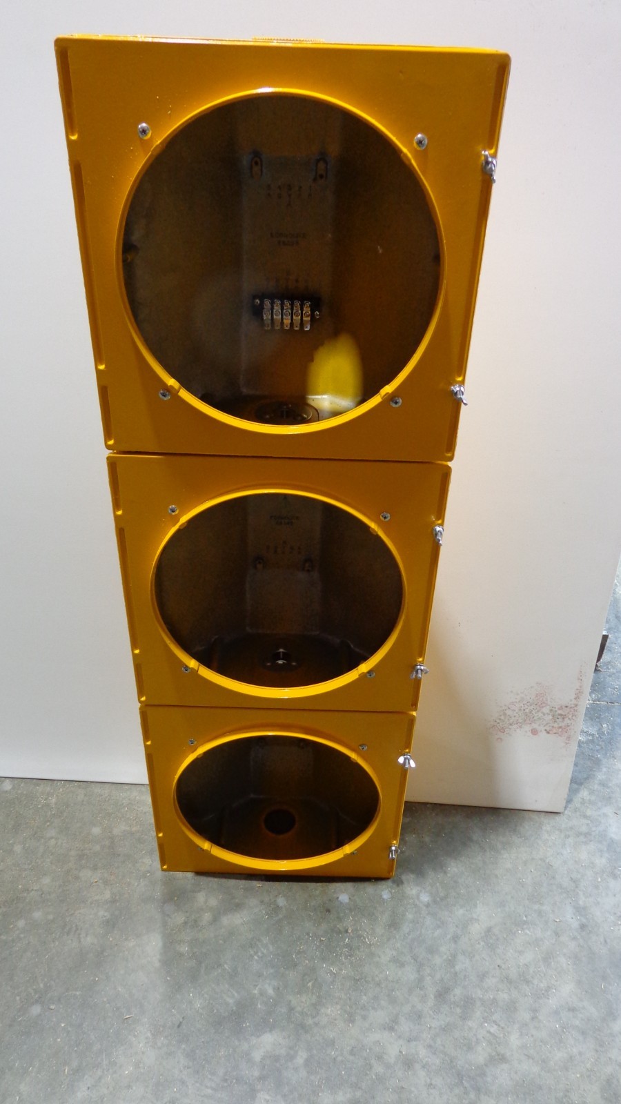 Econolite 12” Aluminum Traffic Signal Light Housing (Holds 12″ LED’s) NEW