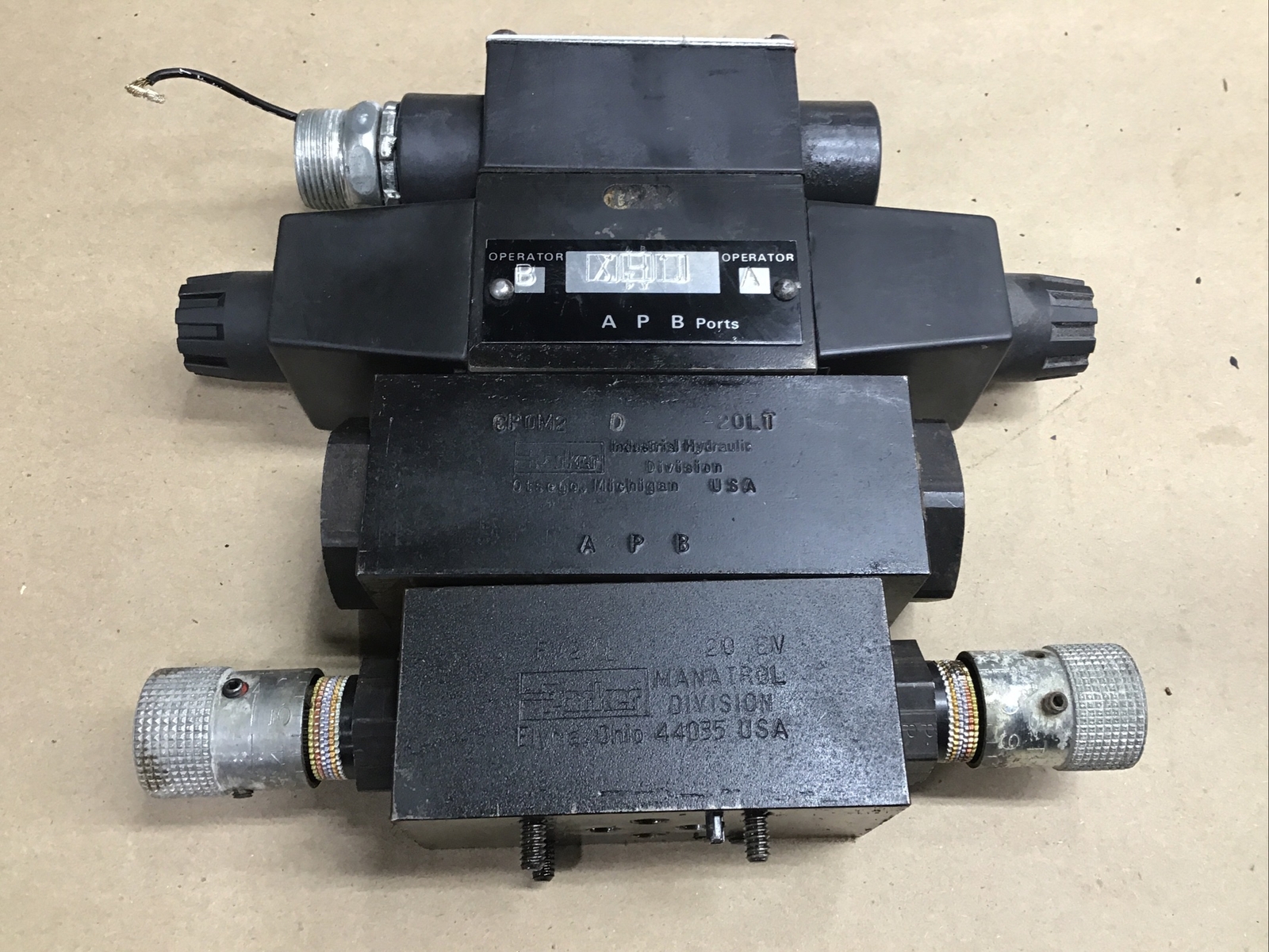 PARKER D1VW4CY 50 SOLENOID VALVE 120V CP0M2 D-20LT FM2 D -20EV #55C22PR4