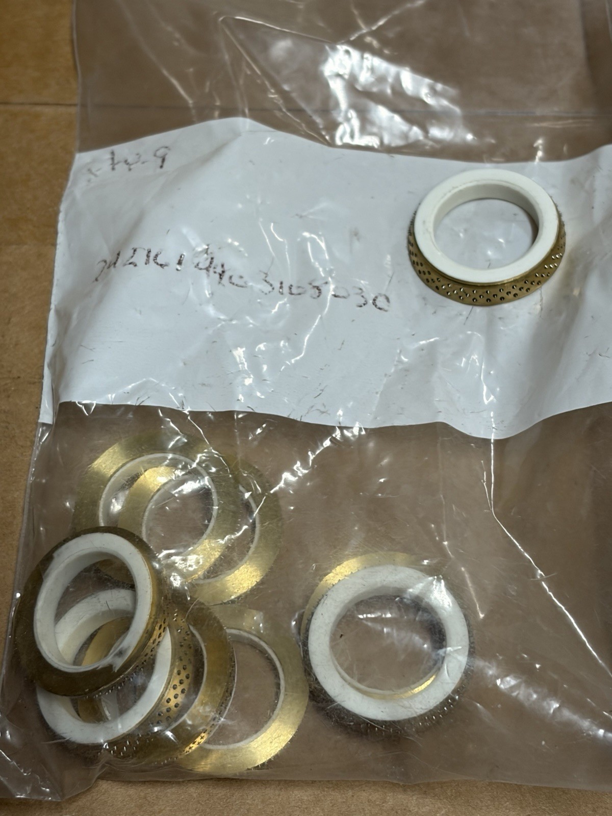 Assorted temple rings for automatic weaving loom