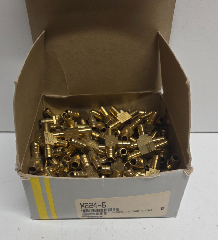 LOT OF 80 NEW IN BOX! PARKER 1/4″ BARBED UNION TEES X224-6