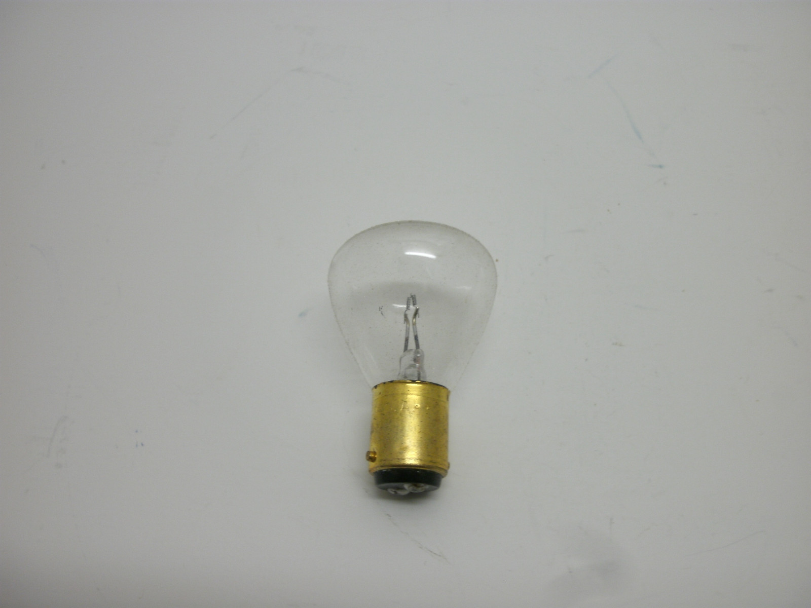 CHICAGO MINIATURE 1184 BULB 5.5V 6.25A 34.4W BA15d RP11 C2V CP 4 (1-BULB) NNB