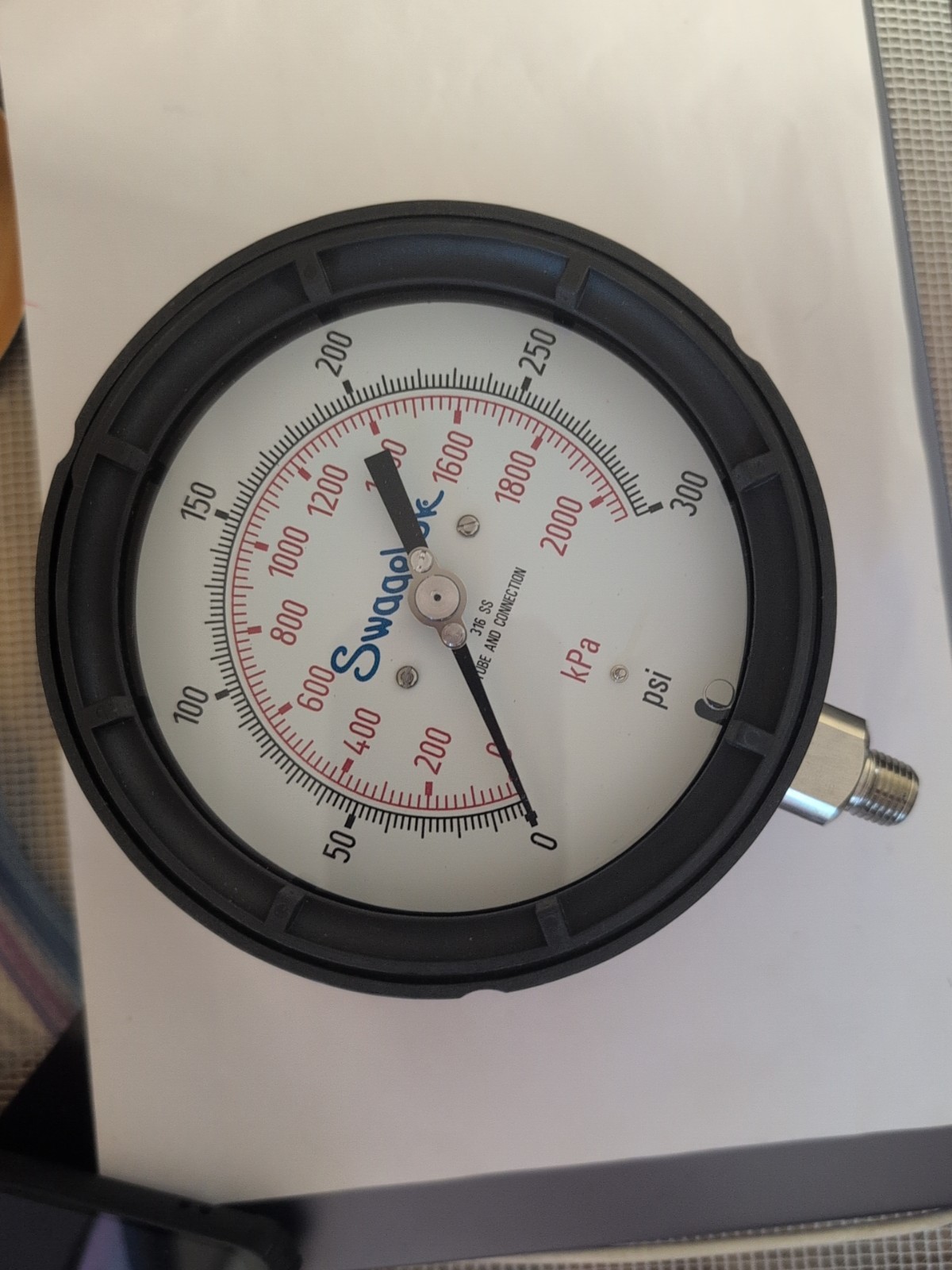 SWAGELOK GI GAUGE RANGE 300PSI/KPA 1/4MNPT LM PGI-115P-OG300-LAOX-J