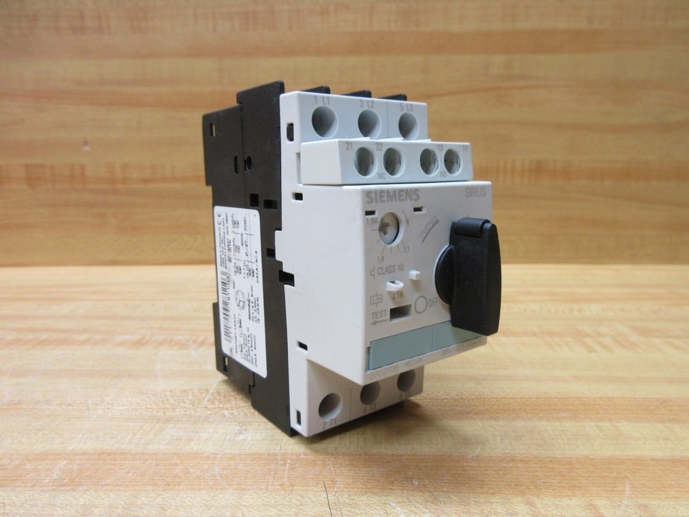 Siemens 3RV1021-1AA10 Relay 3RV10211AA10 W/3RV1901-1E