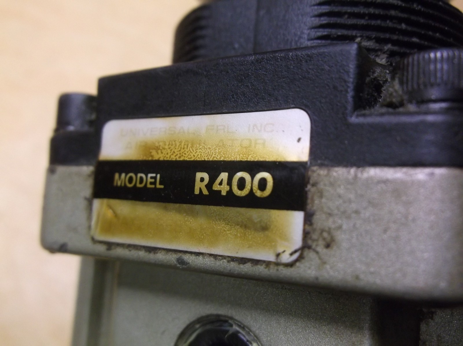 Universal FLR Inc Model R400 Air Regulator *FREE SHIPPING*