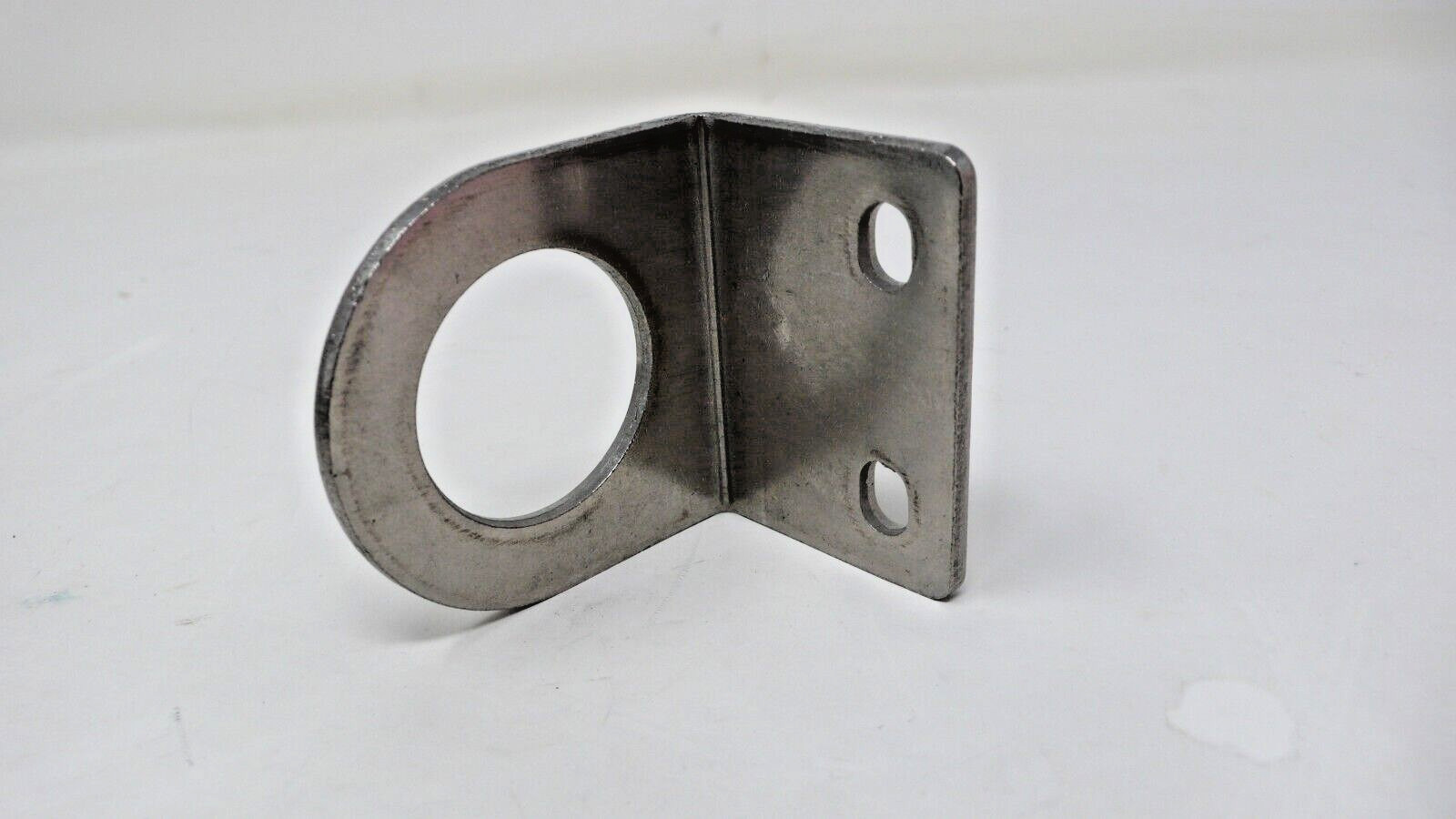 IFM EFECTOR U20303 ANGLE BRACKET