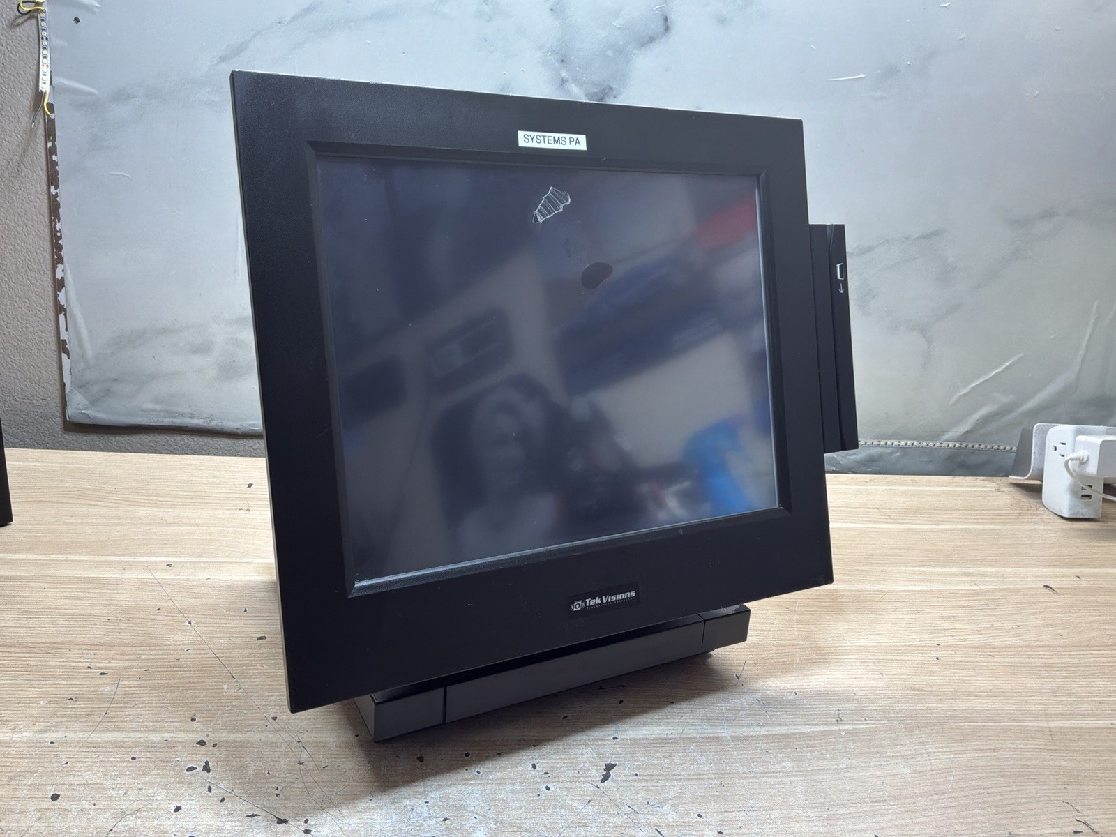 TEKVISIONS 15″ POs System / POS365-C48 / Preowned/ JUA3990