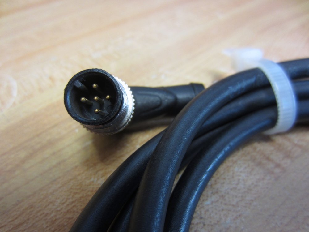 Pepperl + Fuchs 240778-0001 Cable V15-G-BK2M-PUR-U/0,75-V15-W