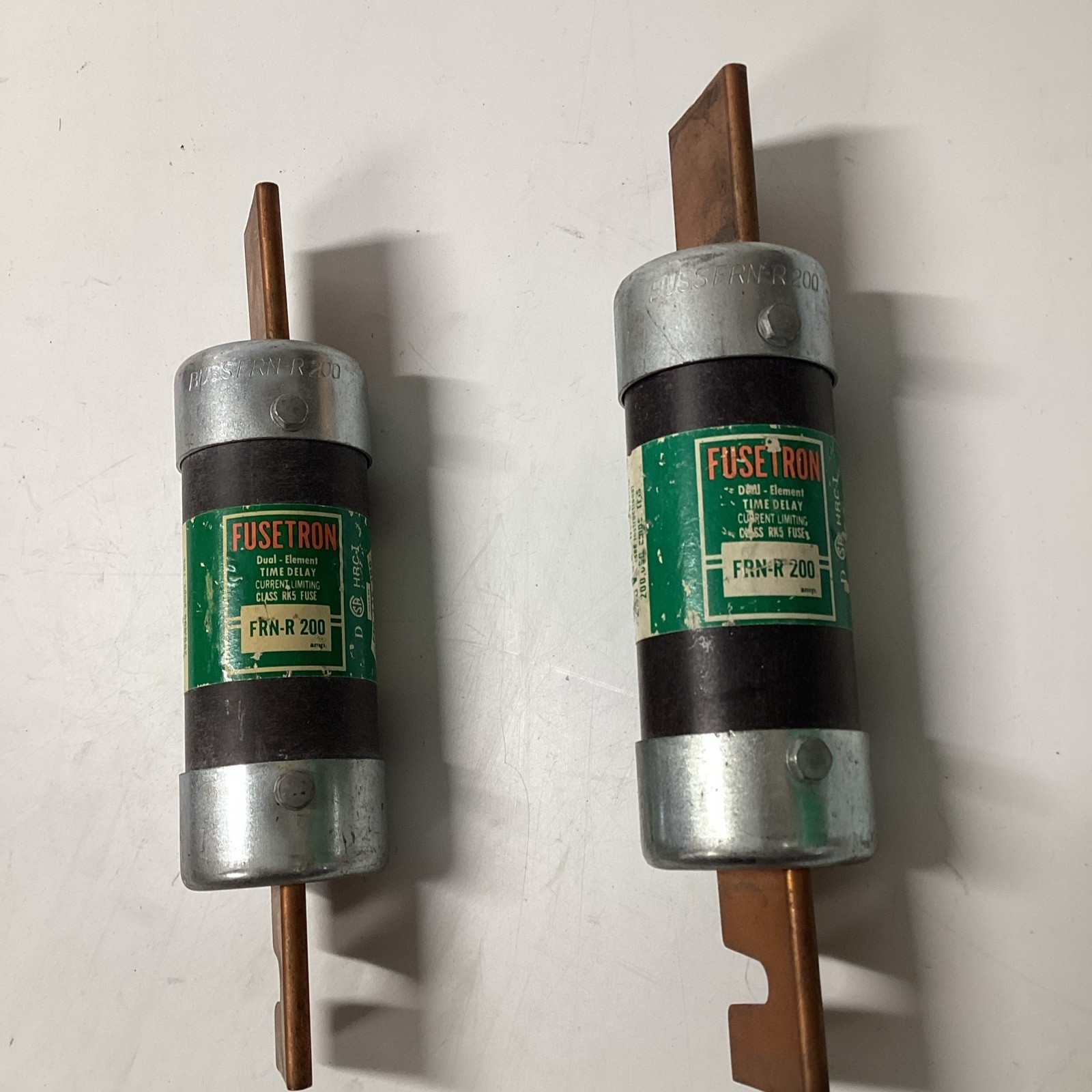 BUSS FUSETRON FRN-R-200 DUAL ELEMENT TIME DELAY LOT OF 2 V-089