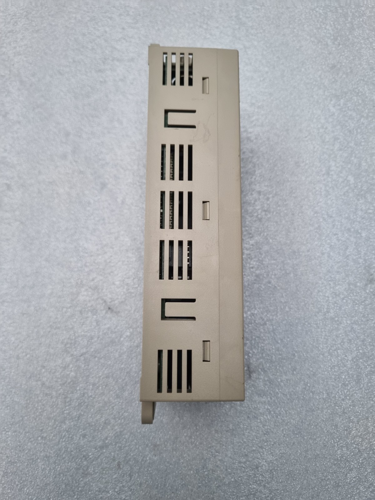 Omron V640-HAM11-V4 CIDRW RFID Amplifier Unit RS232/RS485 24VDC Fast Ship