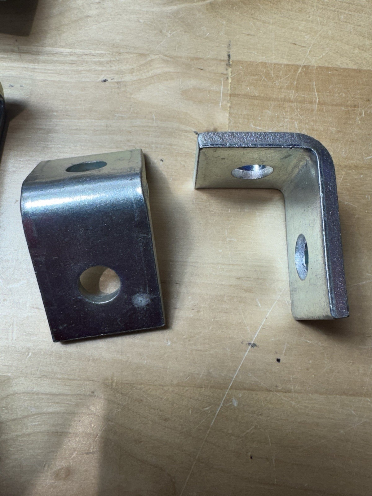 44 QTY – Superstrut AB201-EG 90deg Steel Angle Fitting w/ Silver Galv LOT