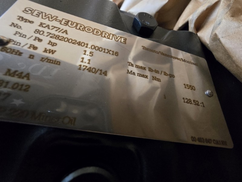SEW-EURODRIVE KA77DRE90M4BE2HF KA77/A 266/460V 3.90/2.25A NSNP