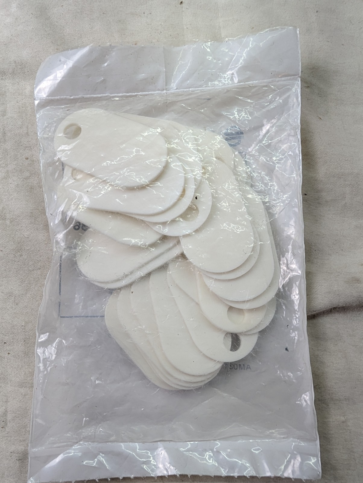 Burndy Type 145 Flame Retardant Plastic White Nylon Tags Bag of 25