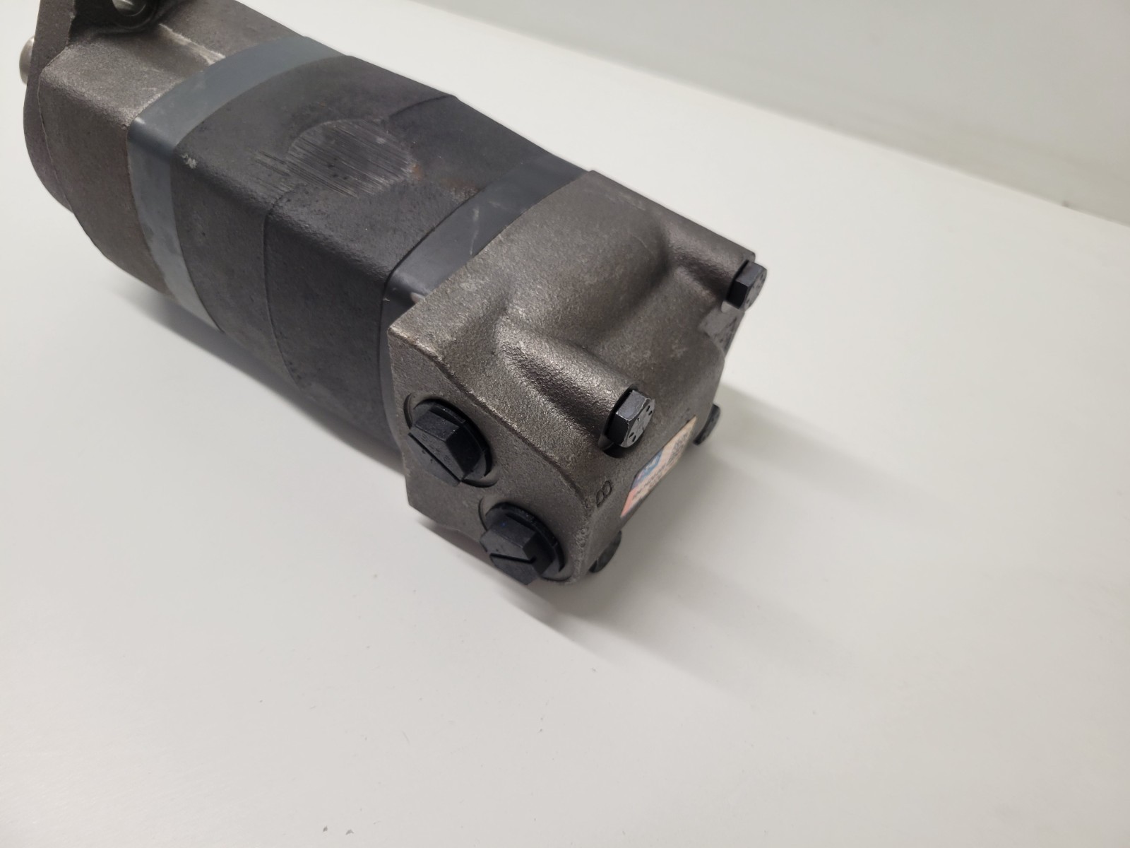 NEW OLD STOCK! EATON CHAR-LYNN HYDRAULIC MOTOR 104-1420-006