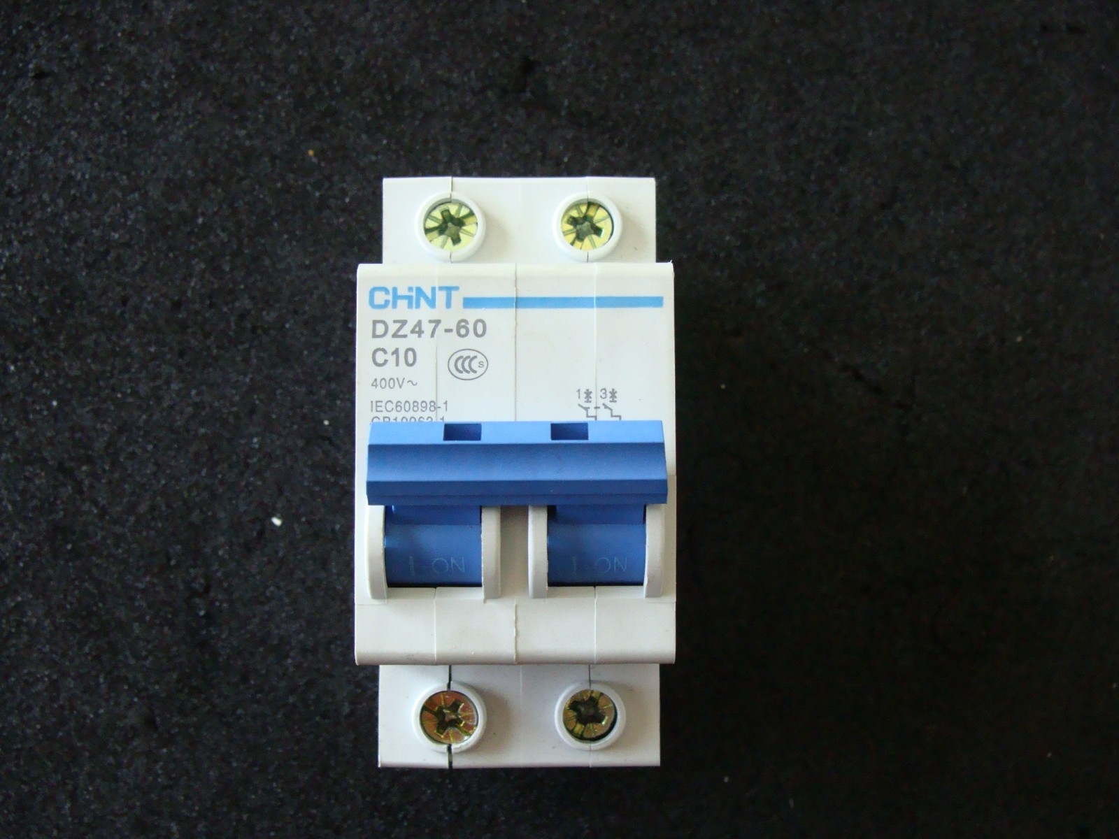 CHNT DZ47-60 C10, 400V.