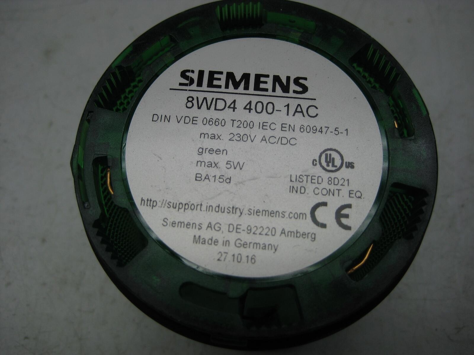 SIEMENS 8WD4400-1AC GREEN STACK LIGHT (AS PICTURED) NSNP 11022