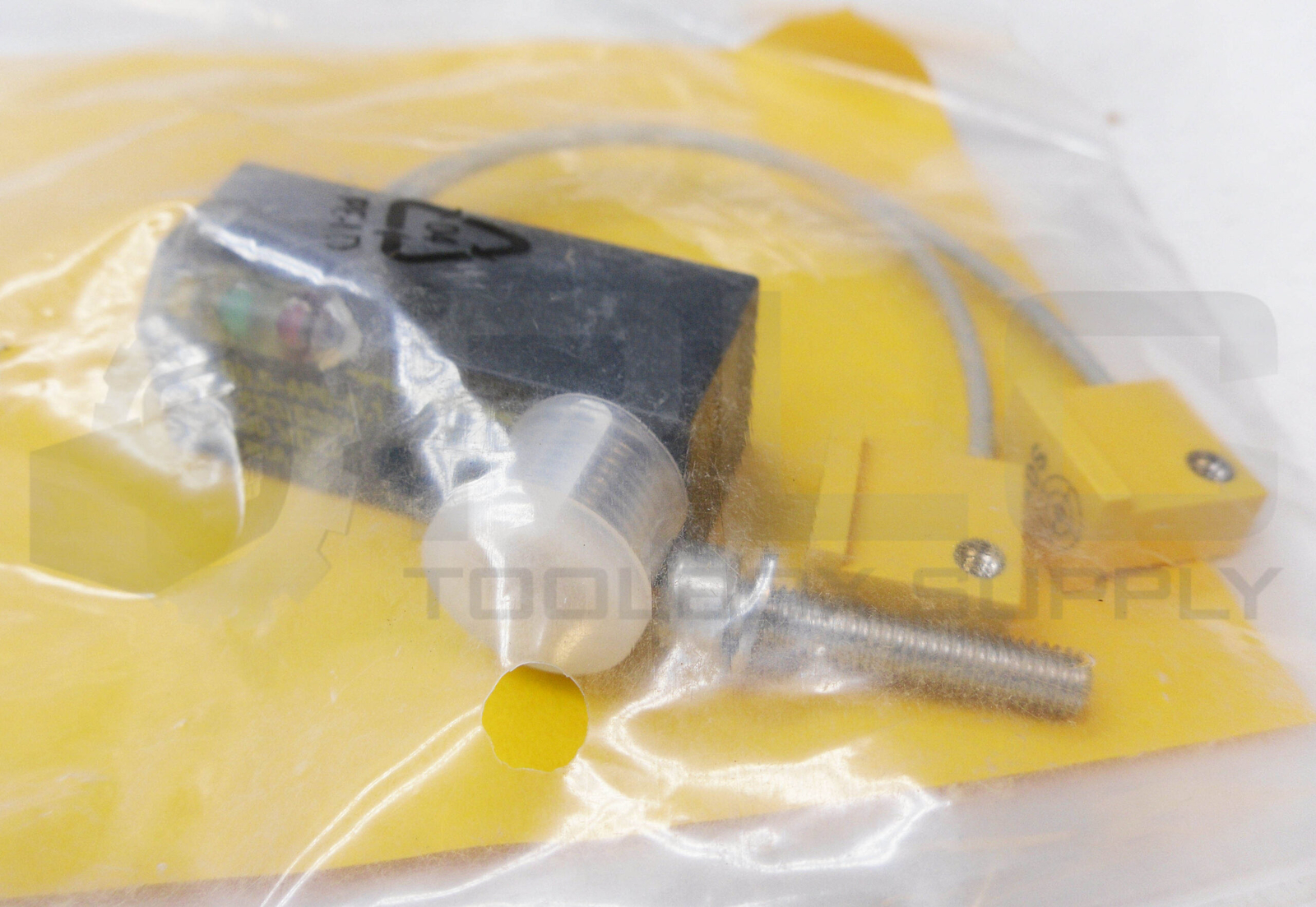 SEALED NEW TURCK NI2-Q9.5-AP6-0.1-FS4.4X3/S304 POSITION SENSOR 10-30VDC 1650060