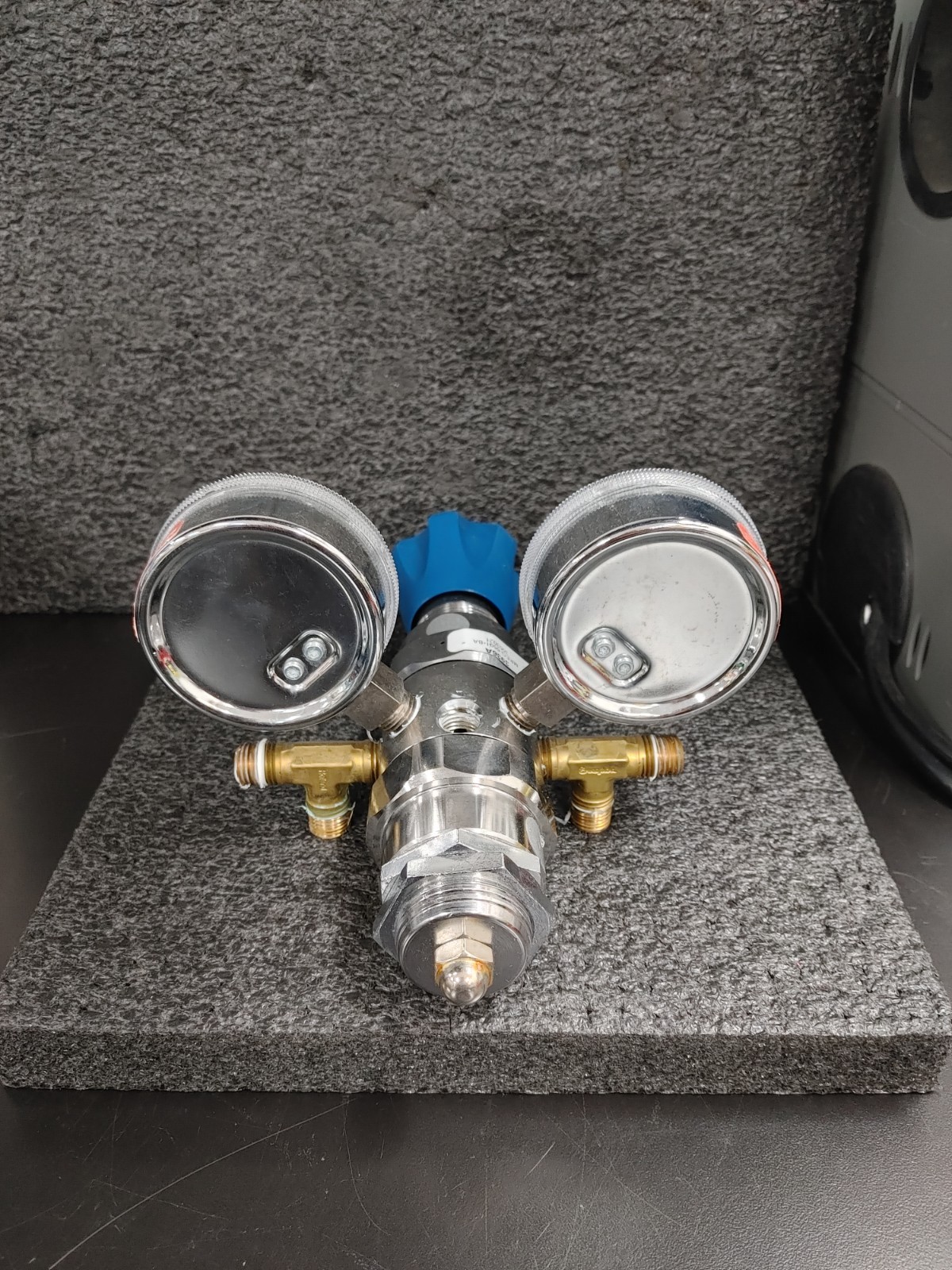 MATHESON 3936A High Purity Regulator with Pressure Gauges
