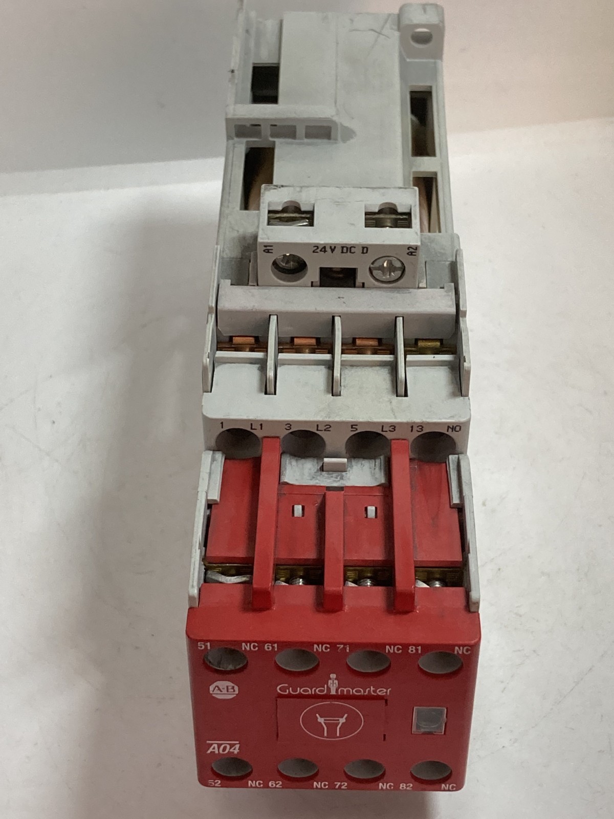 ALLEN BRADLEY 100S-C23DJ14C SAFETY CONTACTOR 3 POLE 690V 32A SERIES C