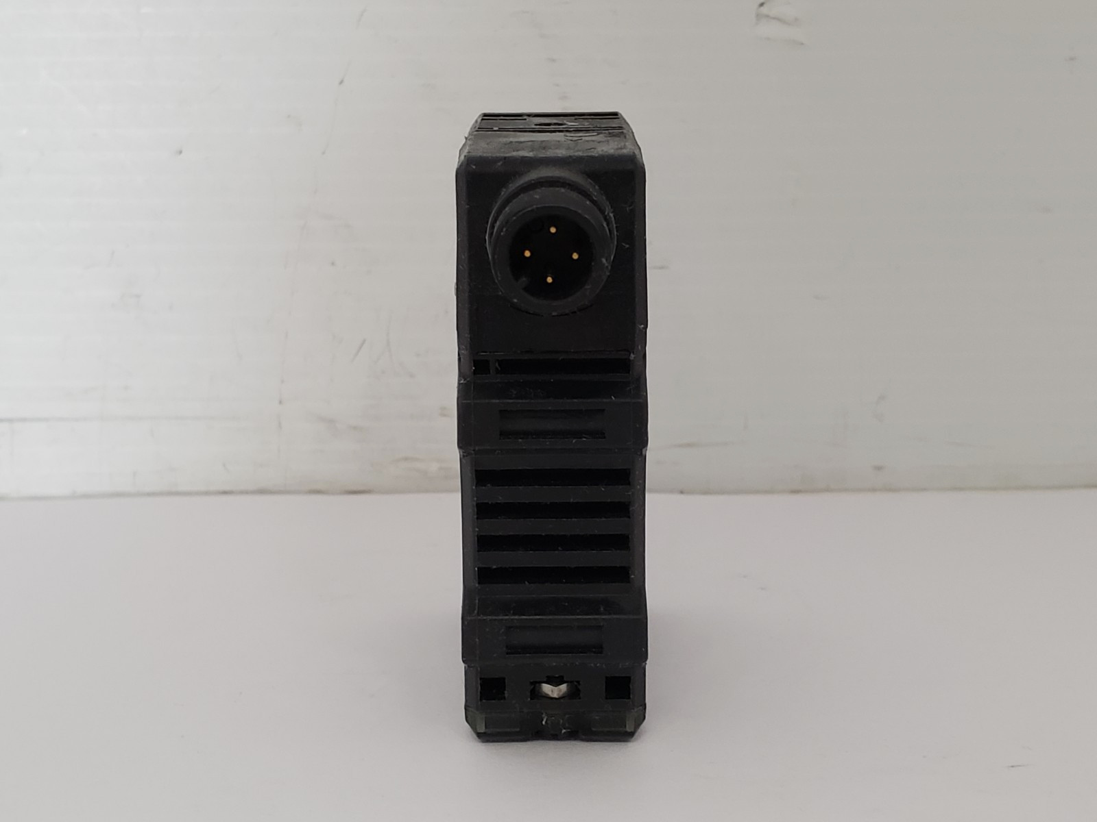 OMRON E3M-VG11 PHOTOELECTRIC SENSOR COLOR MARK DETECTION NPN 10-30 VDC NNB