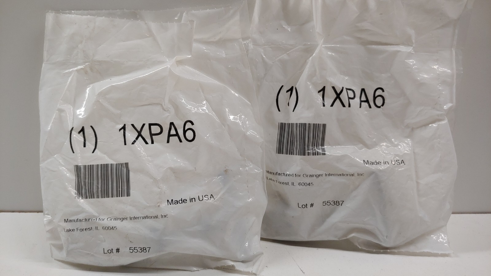 LOT OF (2) NEW OLD STOCK! GRAINGER RUBBER NON-LOCKING DRAW LATCHES 1XPA6