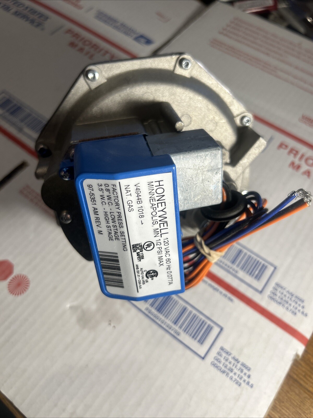 Honeywell Diaphragm Nat Gas Valve 120V 1”NPT, 1/2PSI Max V4944B 1018 2 Stg NEW