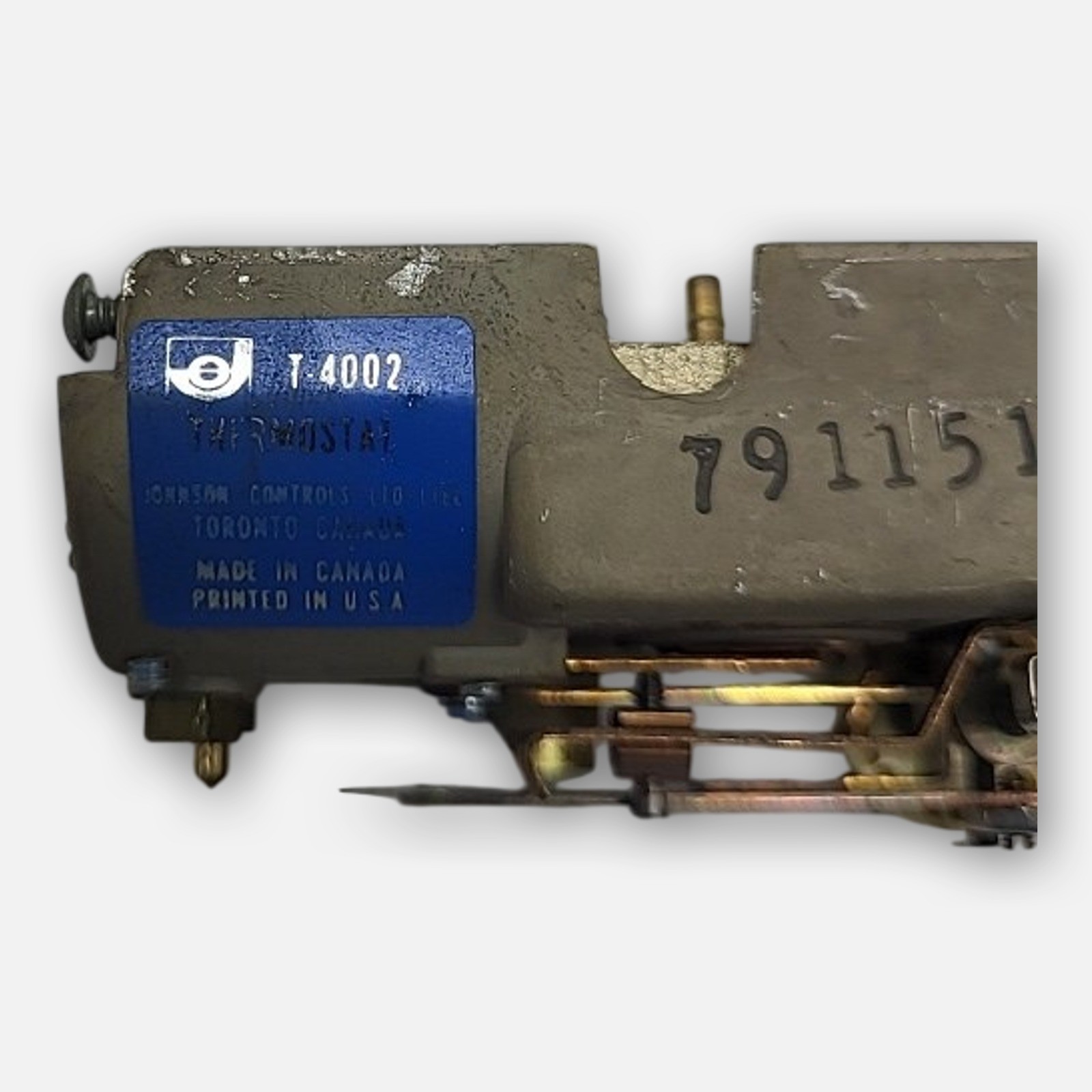 NEW JOHNSON CONTROLS T-4002 PNEUMATIC THERMOSTAT