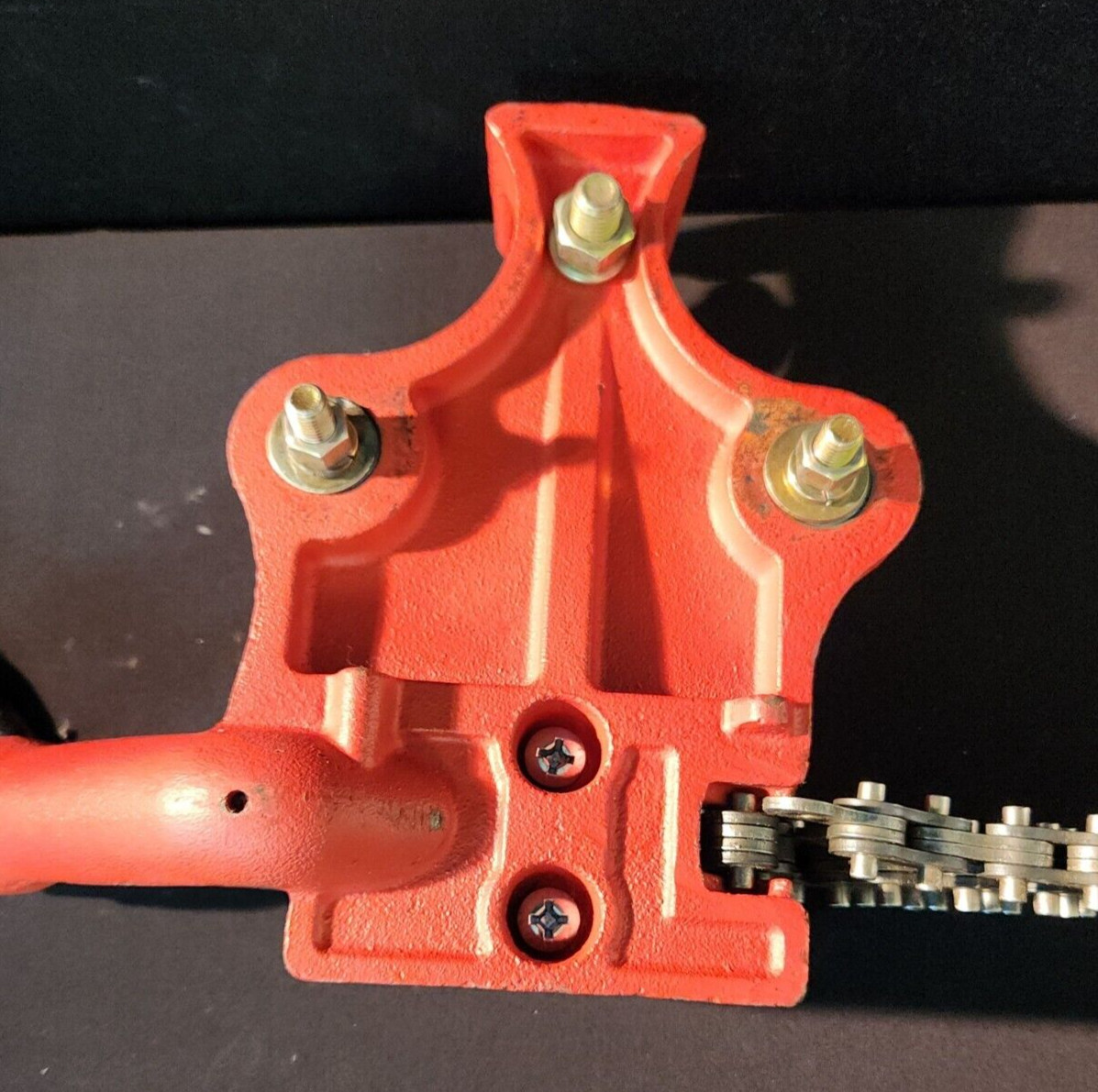 Bench Mount Chain Vise Bender for Pipes 1/2″ – 6″ PT #3305502 Top Screw