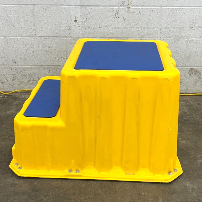 PREMIER PLASTICS POLYETHYLENE 2 STEP STOOL OAD LENGTH 21″ WIDTH 34″ HEIGHT 20″
