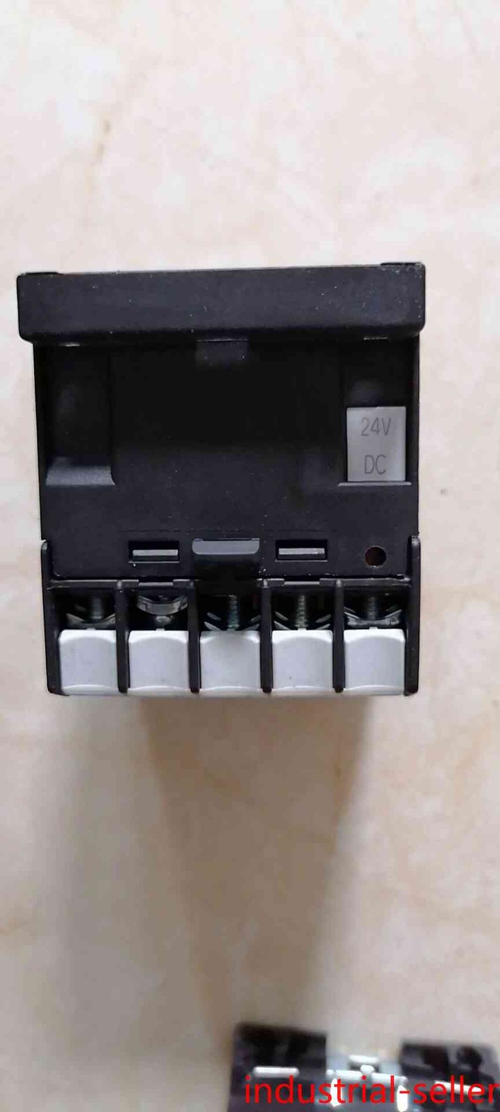 1PS MOELLER DIL ER-22-G DC24V Accept counteroffer