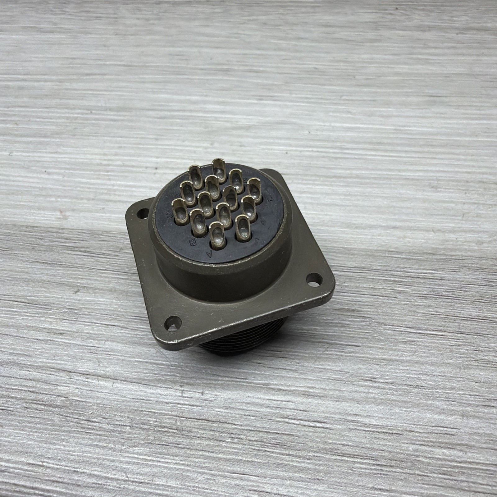 Amphenol MS3102E20-27S 14-Pin Receptacle For Circular Connector, New