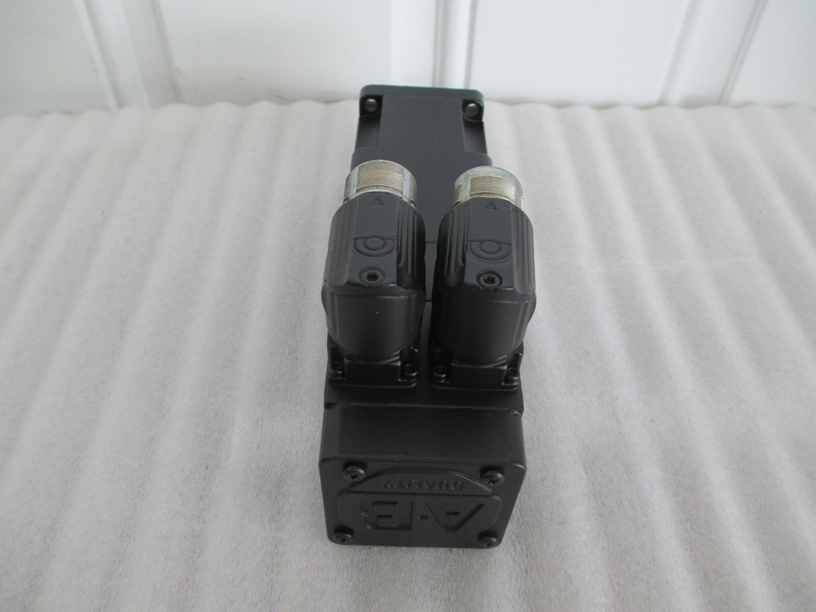 ALLEN BRADLEY MPL-B1530U-MJ74AA SERVO MOTOR #REFURBISHED and TESTED