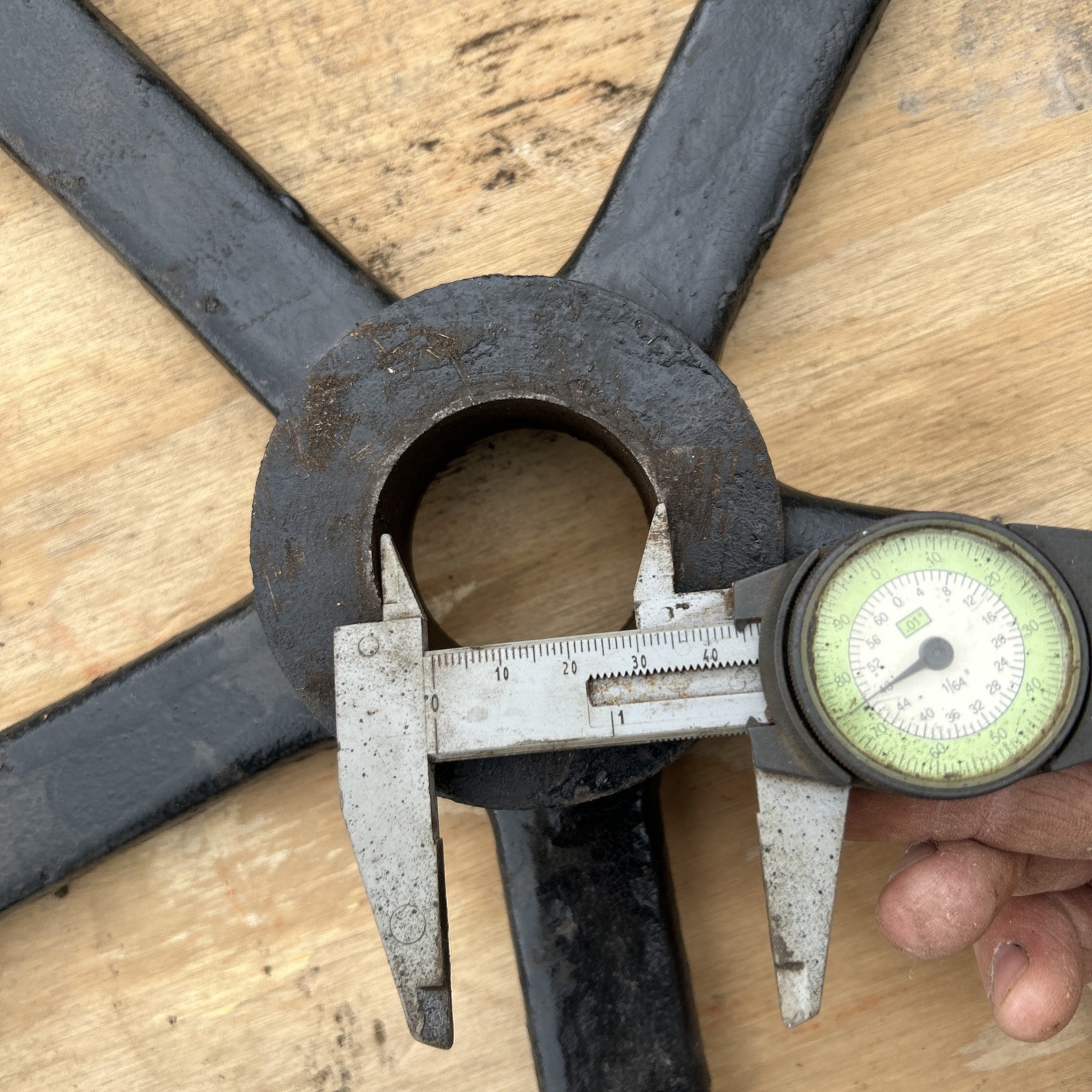 HAND WHEEL 14”diam, 1-3/4” Center w/keyway slot 1/4”, 8” Mueller A2370, G-3 OS&Y