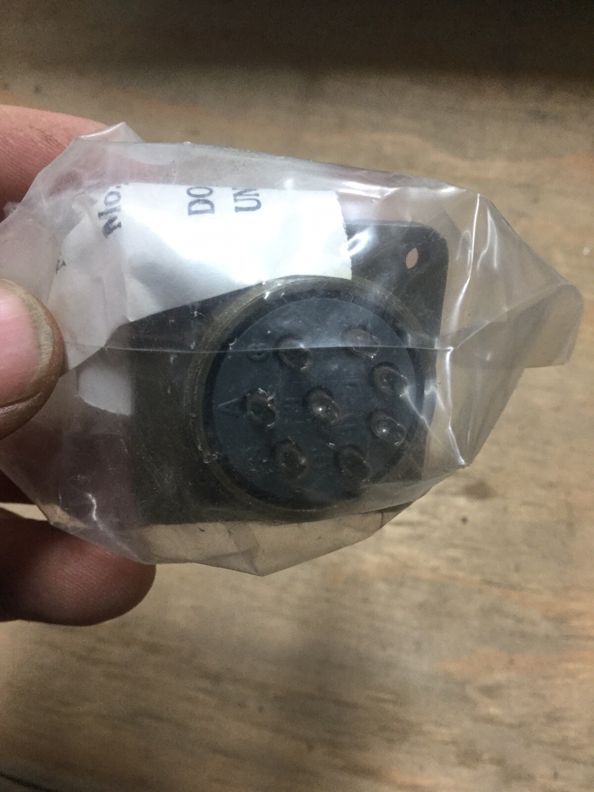 ITT CANNON MS3102E20-7P Free Shipping