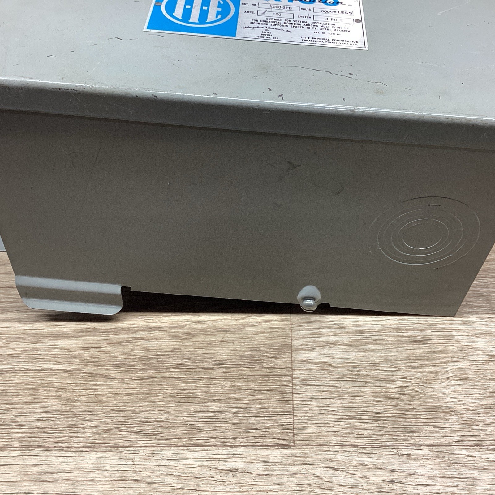 ITE X100 X100-3PB 100AMP 3POLE BUSWAY ENCLOSURE #814E134PR6*CO