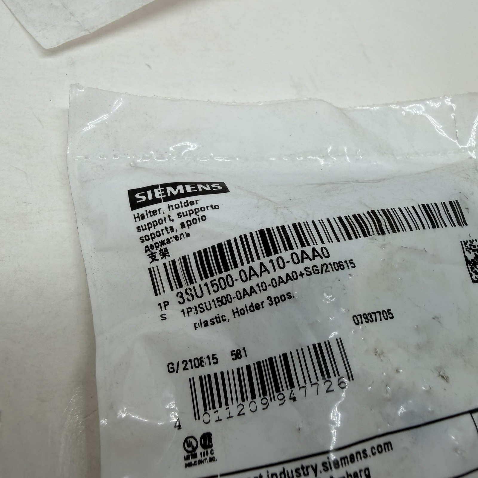 Siemens 3SU1500-0AA10-0AA0 Button Holder LOT OF 5 NEW