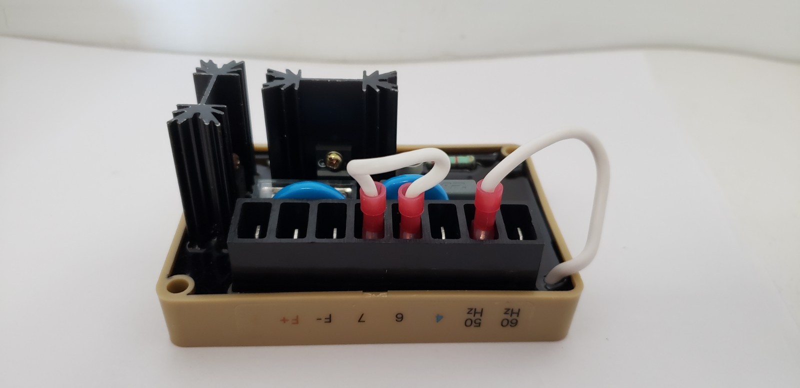 AVR SE350 AUTOMATIC VOLTAGE REGULATOR, 190-240 VAC, 500VA,73 VDC, 3.5A, NIB