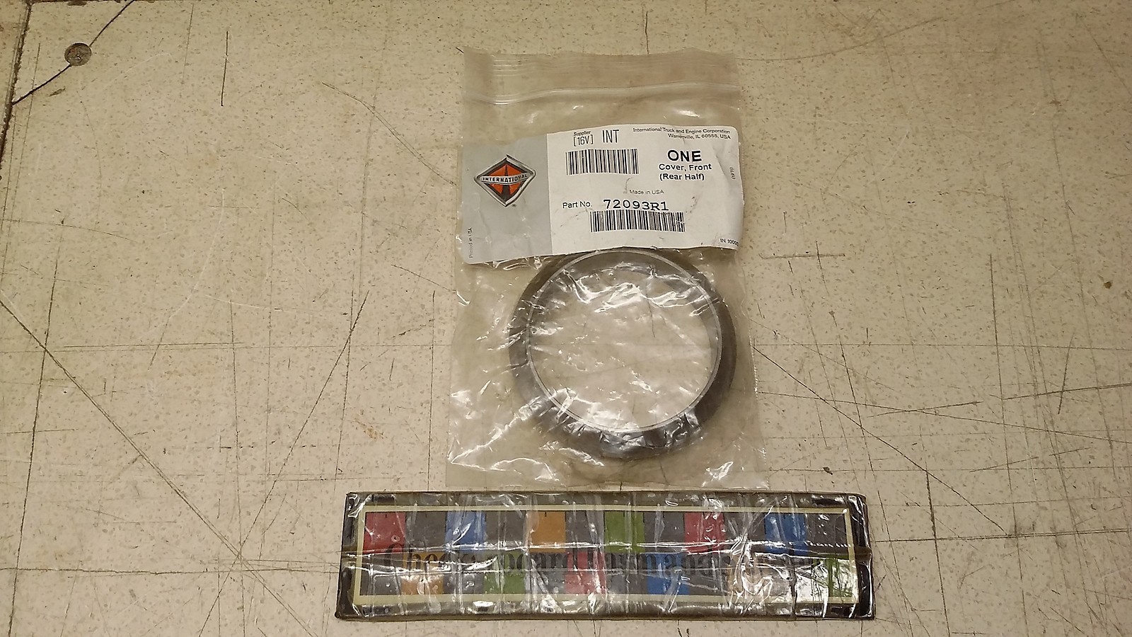 NOS International Harvester Packing Retainer Ring Seal 72093R1 5330-00-374-9431
