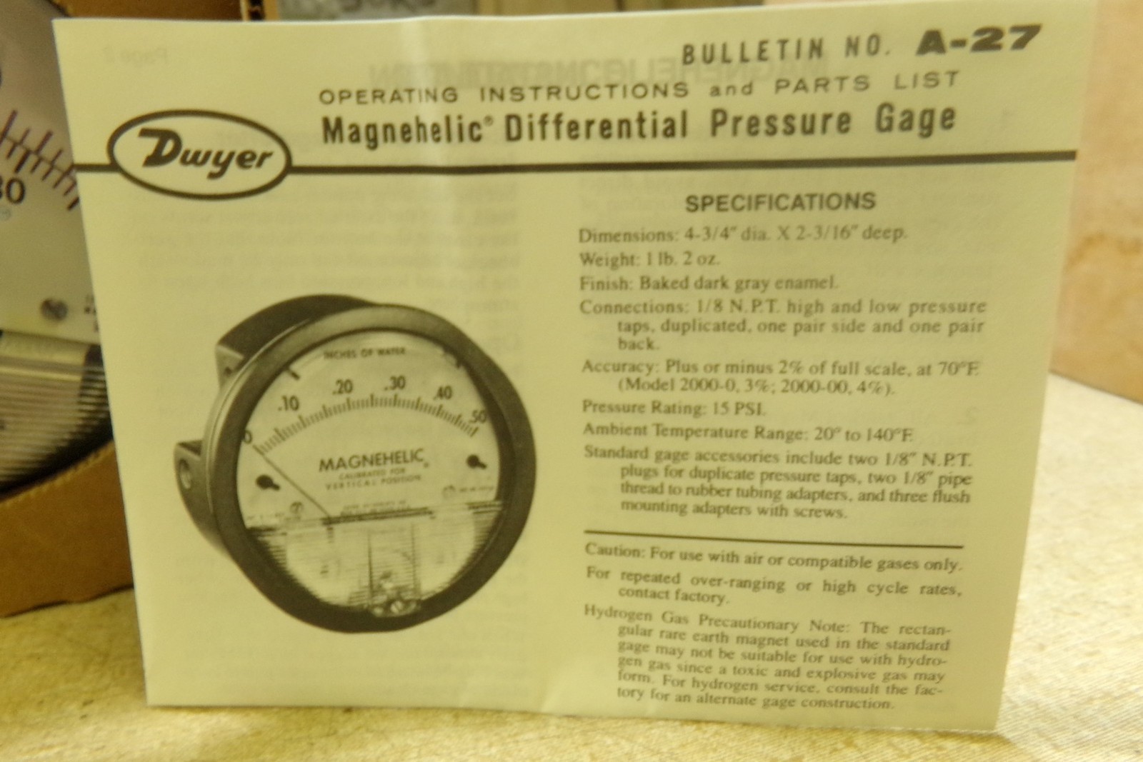 NEW Magnehelic Differential Pressure Gauge 9-0205 *FREE SHIPPING*