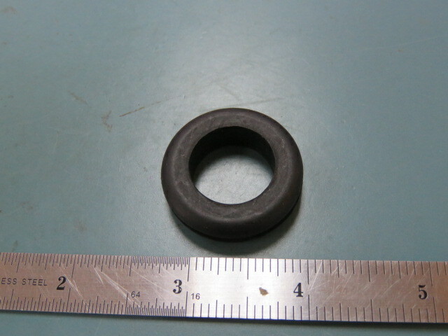 McMasters Carr 9600K55 Qty of 30 per Lot McMaster Push in Grommet 11/16 in dia;