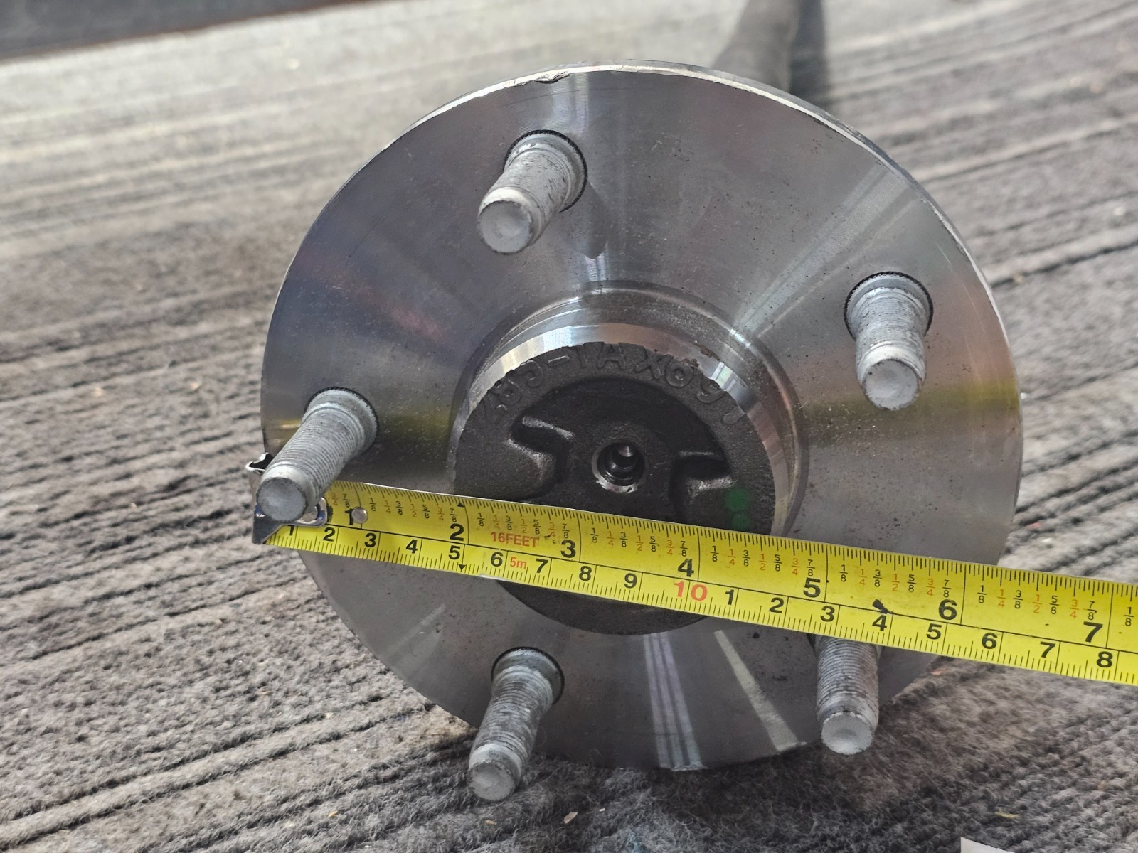 Rear Axle Shaft 285-1AX691 5 Lug Hub Raised Center 4 Stud Axle Mount 33″ OAL