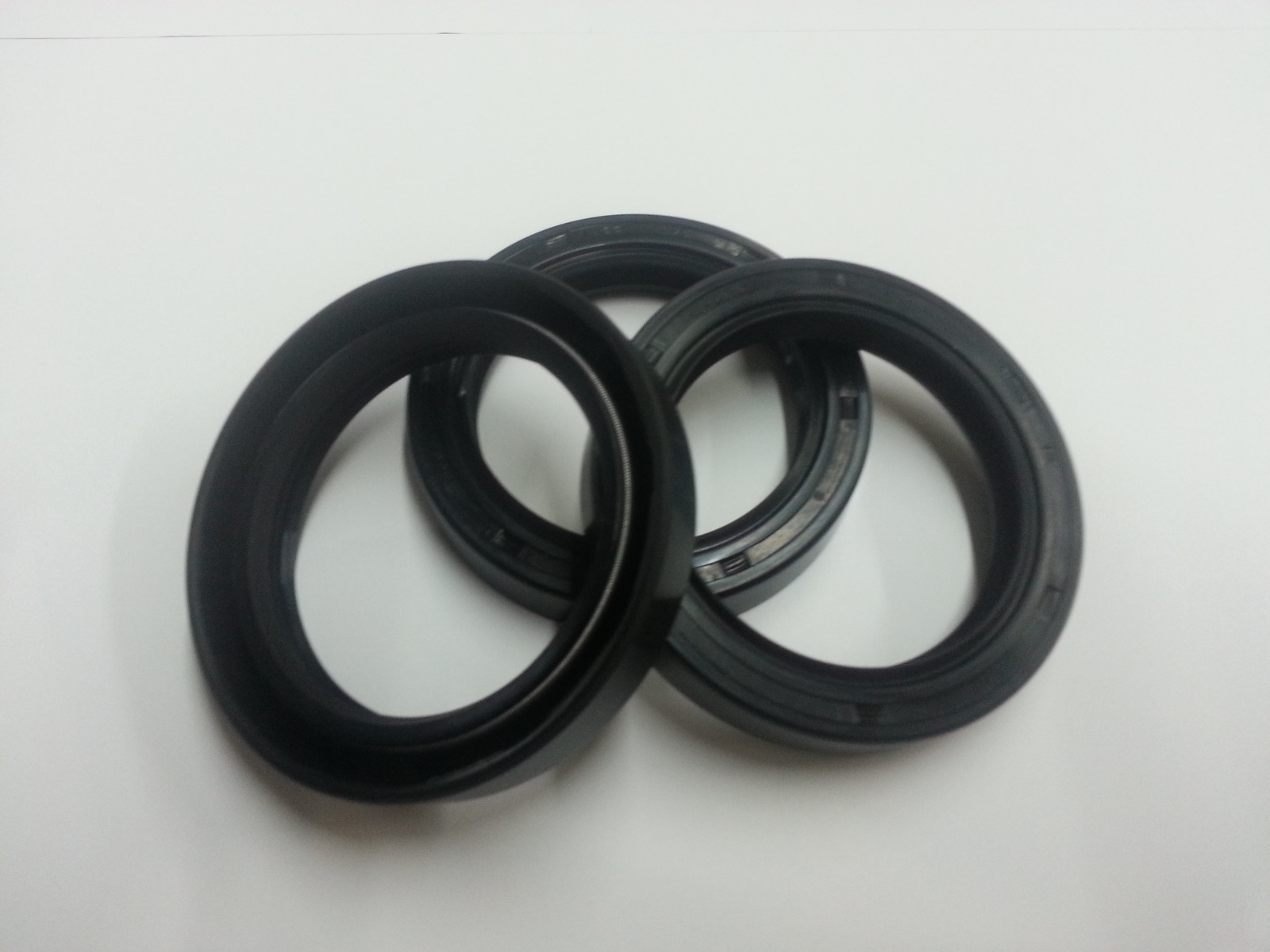 OIL SEAL METRIC NBR DOUBLE LIP STYLE TC 35X52X7MM FREE SHIPPING