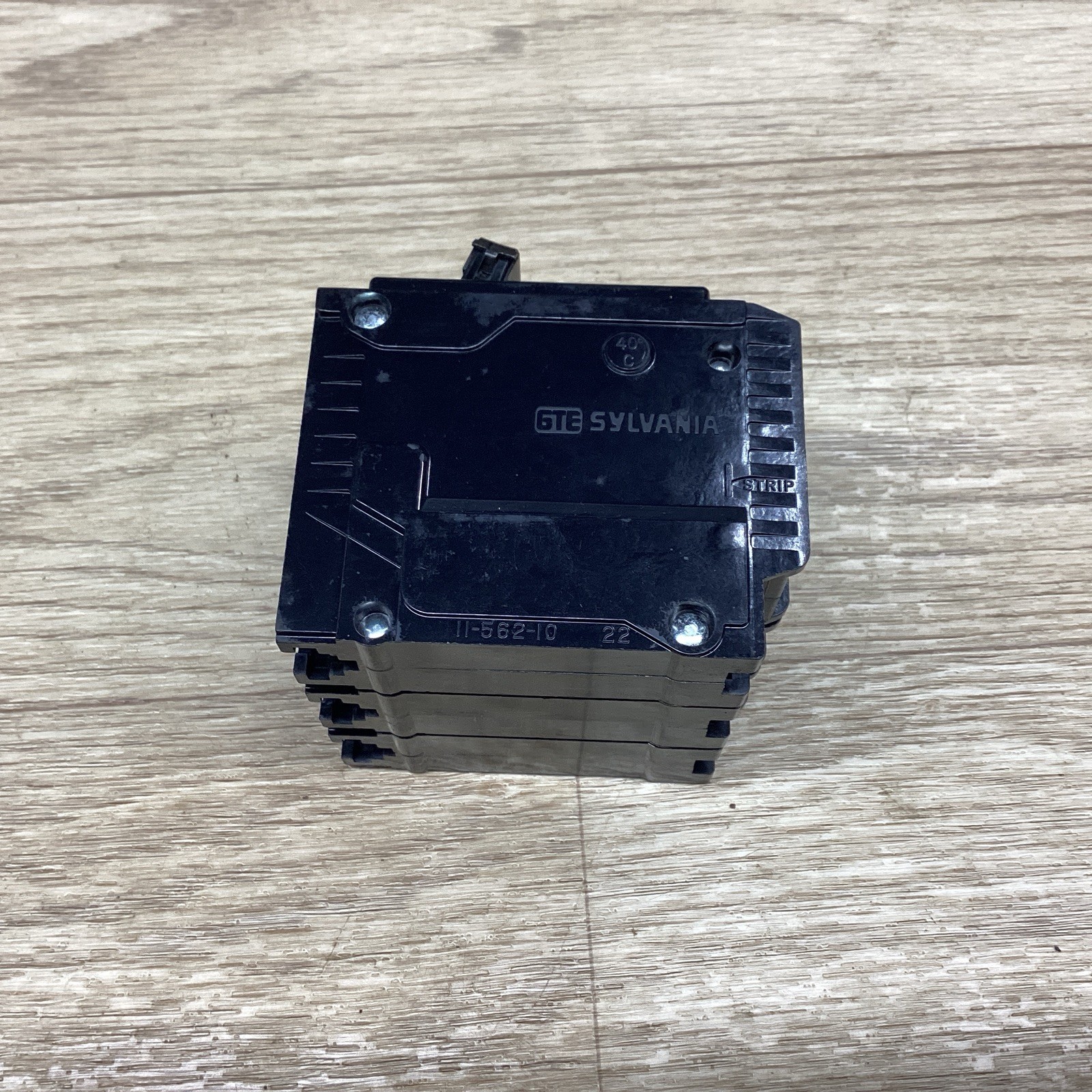 GTE SYLVANIA 11-562-10 15 AMP 3 POLE CIRCUIT BREAKER #815PT157*CO