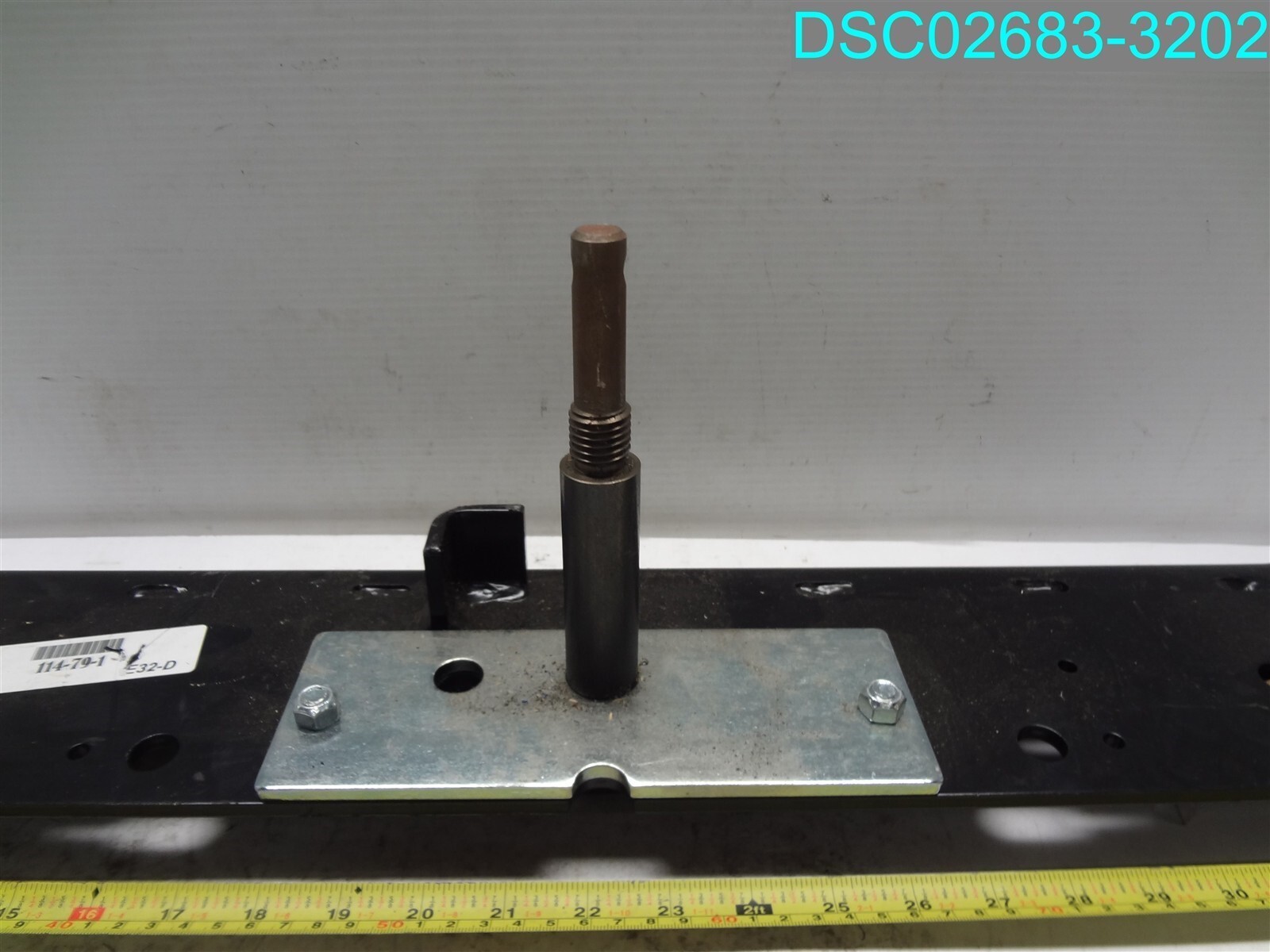 114-79-1 E32-D BLACK 23-3/4″ L X 5-1/4″W PIN 6-1/4″