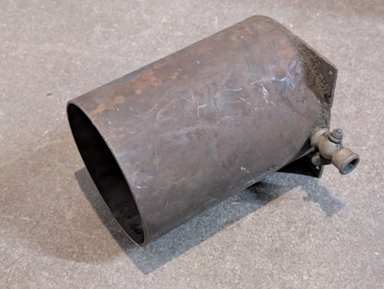 (3) Unbranded 8.5″x6″x8″ Steel Cylindrical Reservoir Tanks w/Valve Mounting Base